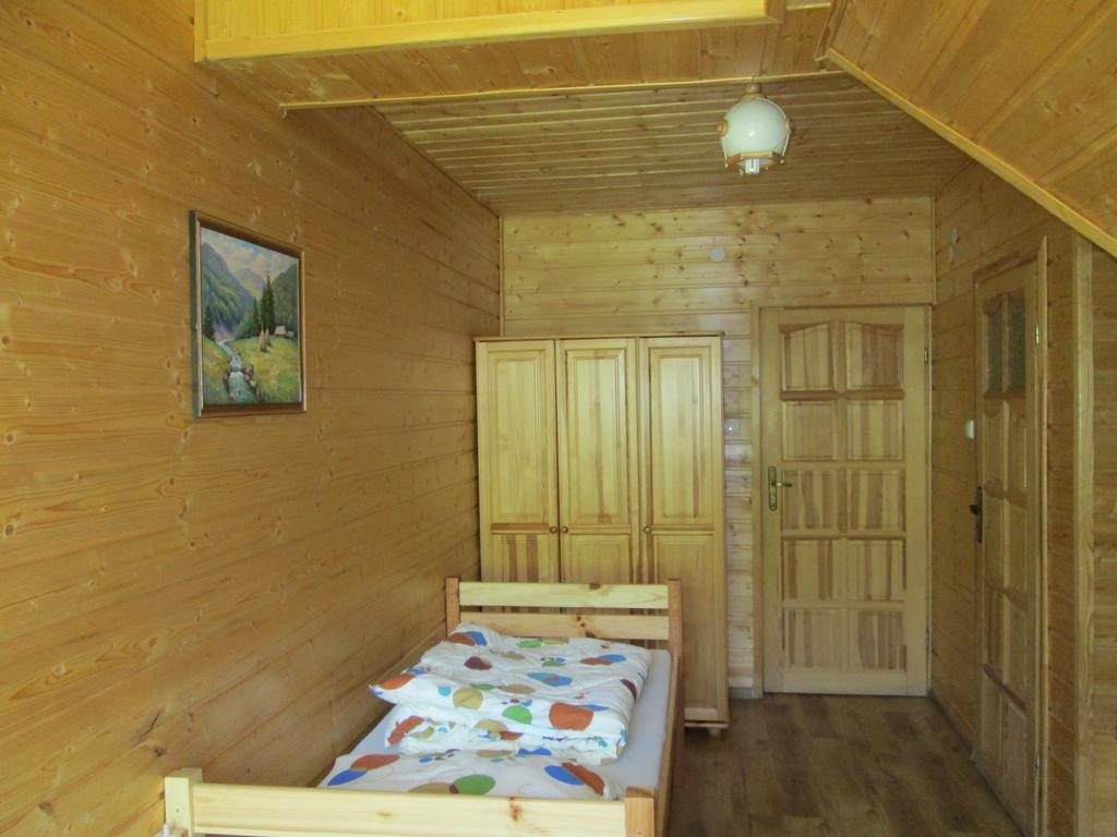 Noclegi Pod Malym Krolem Ustrzyki Dolne Buitenkant foto